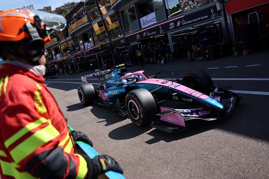 Formula One F1 - Monaco Grand Prix - Circuit de Monaco, Monaco - June 6, 2026
Alpine's Franco Colapinto in the pitlane during qualifying REUTERS/Jakub Porzycki/Pool