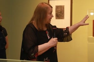 Cristina Rossi, la conferencista. Foto: Museo Nacional de Bellas Artes