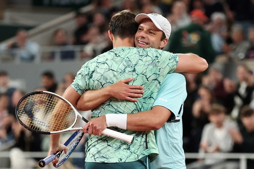 Tennis - French Open - Roland Garros, Paris, France - June 6, 2026
Spain's Marcel Granollers and Argentina's Horacio Zeballos celebrate after winning their men's doubles final match against Finland's Harri Heliovaara and Britain's Henry Patten REUTERS/Benoit Tessier