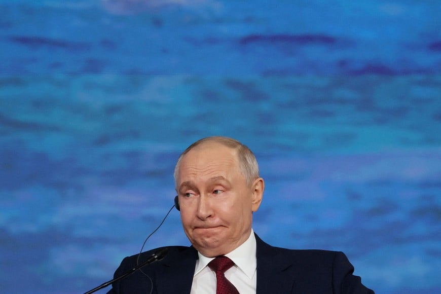 Russia's President Vladimir Putin attends a plenary session of the St. Petersburg International Economic Forum (SPIEF) in Saint Petersburg, Russia June 5, 2026. REUTERS/Anastasia Barashkova TPX IMAGES OF THE DAY