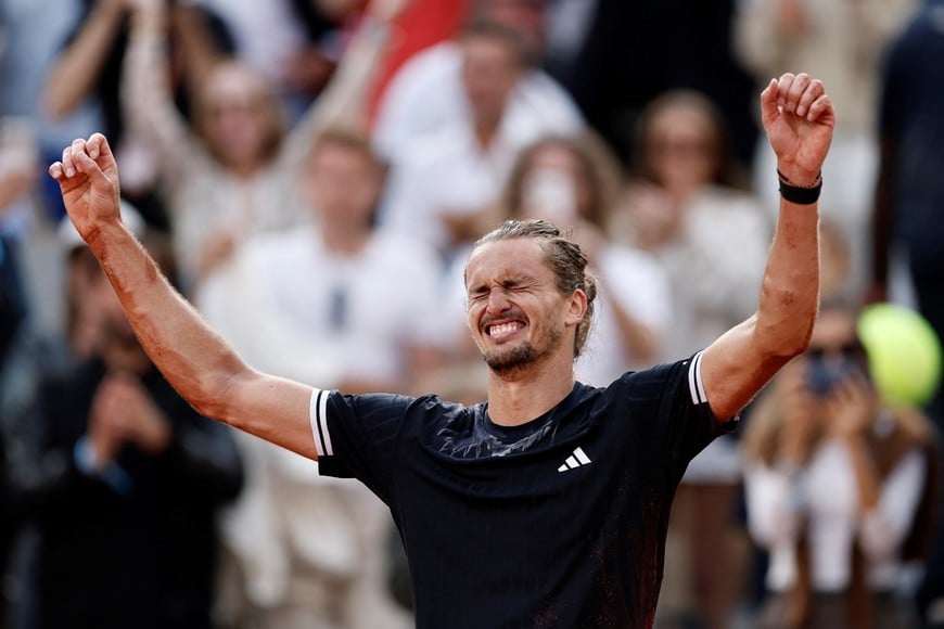 Tennis - French Open - Roland Garros, Paris, France - June 7, 2026
Germany's Alexander Zverev celebrates after winning the final against Italy's Flavio Cobolli REUTERS/Benoit Tessier