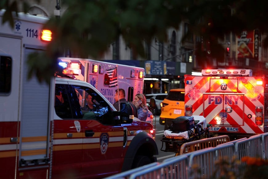First responders gather after reports of a stabbing incident at Penn Station in New York City, U.S. June 7, 2026.  REUTERS/Jeenah Moon