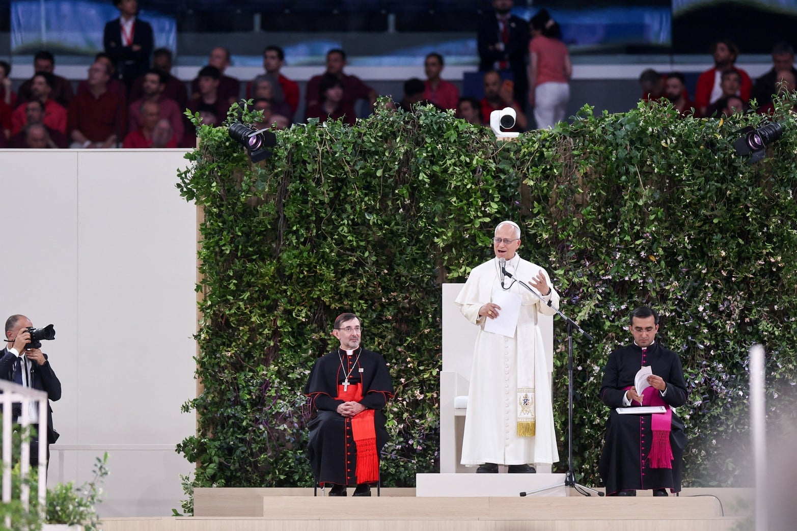 El Papa León visitó el estadio Santiago Bernabeu.