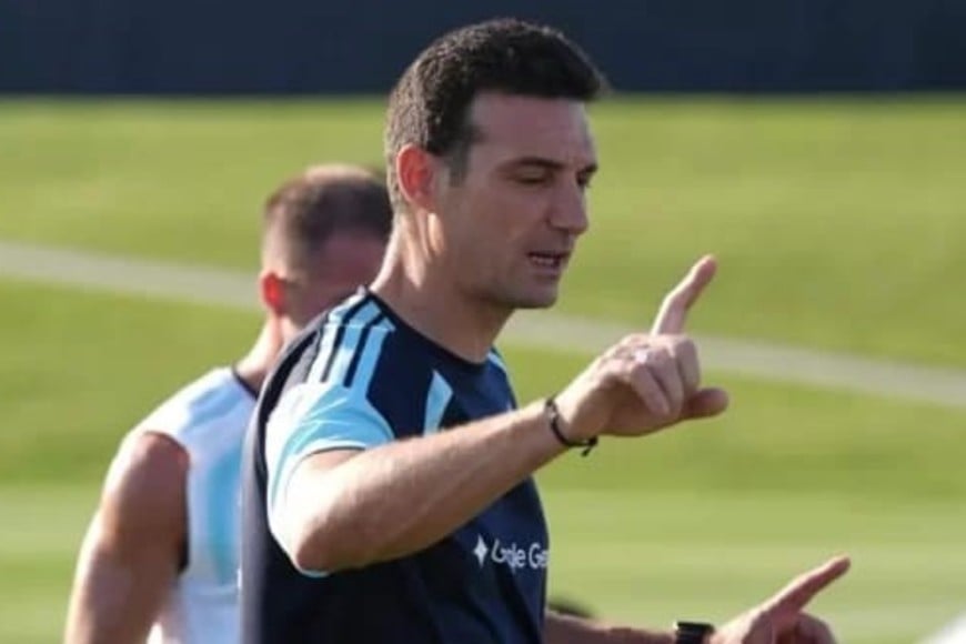 El pujatense no confirmó los 11 para el último amistoso. Foto: @Argentina.