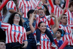 Paraguay será uno de los equipos que jugará de madrugada. Reuters.