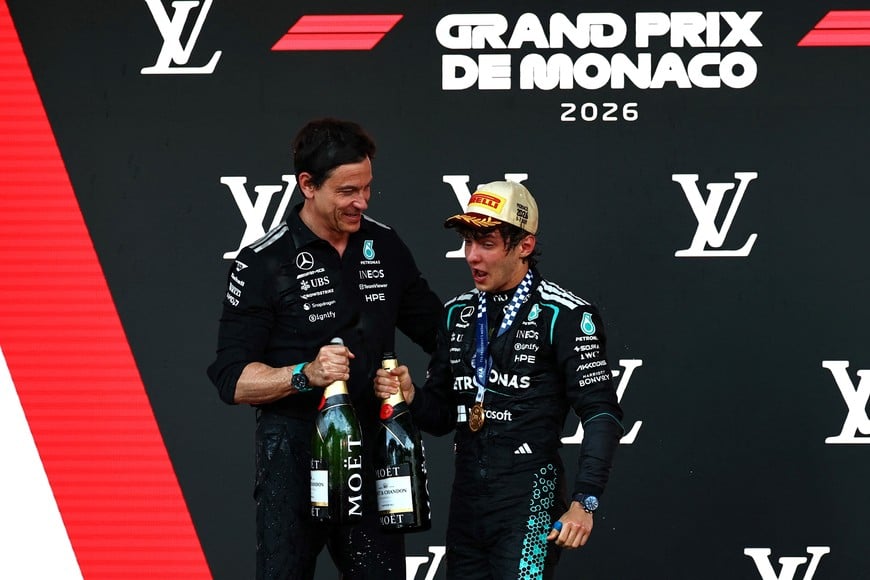 Formula One F1 - Monaco Grand Prix - Circuit de Monaco, Monaco - June 7, 2026
Mercedes' Andrea Kimi Antonelli celebrates on the podium with Mercedes team principal Toto Wolff after winning the Monaco Grand Prix REUTERS/Manon Cruz