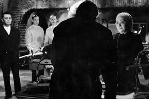 Fotograma del filme argentino "Una luz en la ventana", de 1942.