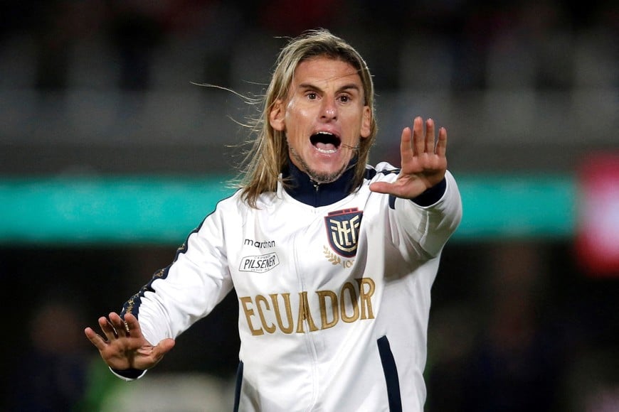 FILE PHOTO: Soccer Football - World Cup - CONMEBOL Qualifiers - Paraguay v Ecuador - Estadio Defensores del Chaco, Asuncion, Paraguay - September 4, 2025
Ecuador coach Sebastian Beccacece reacts REUTERS/Cesar Olmedo/File Photo