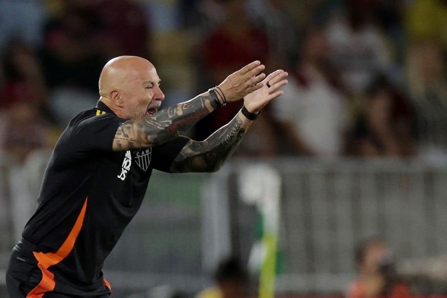 Soccer Football - Brasileiro Championship - Fluminense v Atletico Mineiro - Estadio Maracana, Rio de Janeiro, Brazil - October 4, 2025
Atletico Mineiro coach Jorge Sampaoli reacts REUTERS/Ricardo Moraes