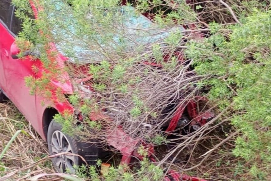 El conductor del auto, un subcomisario, fue quien sufrió las lesiones más graves. Foto: Gentileza