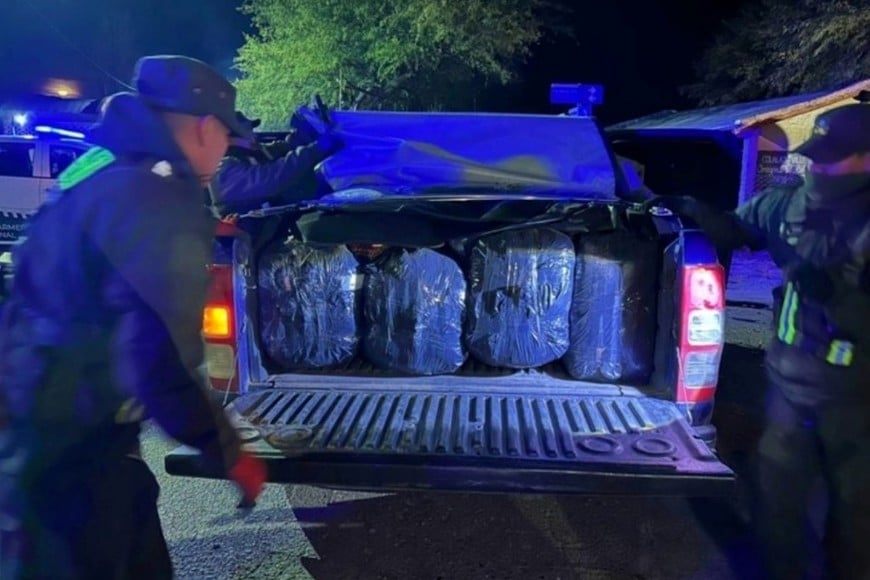 Tragedia en Tucumán: iban a jugar un partido de fútbol y murieron tras chocar de frente con una camioneta que escapaba de la policía - Image 3