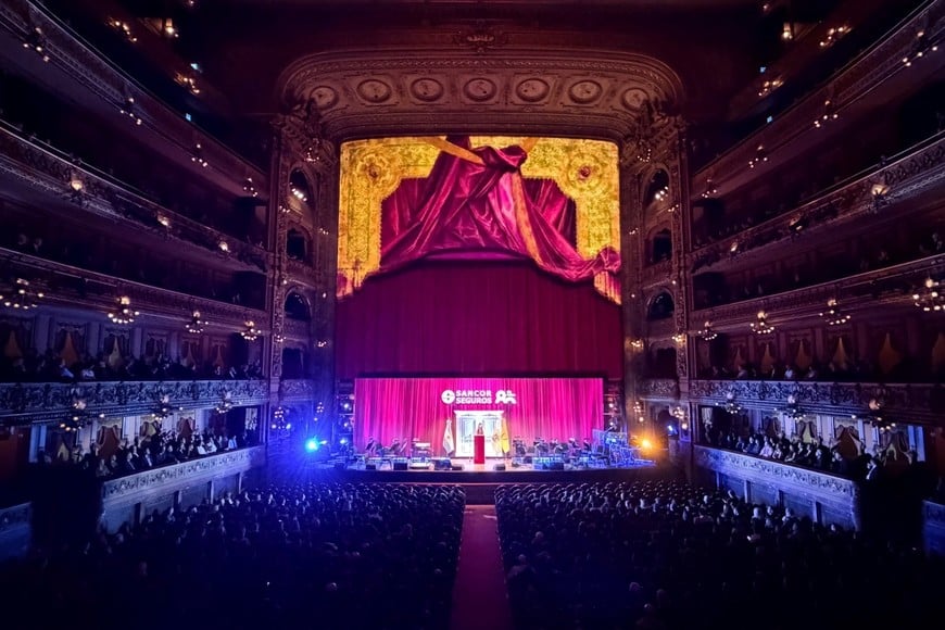 sancor seguros 80 años celebración en el teatro colón.