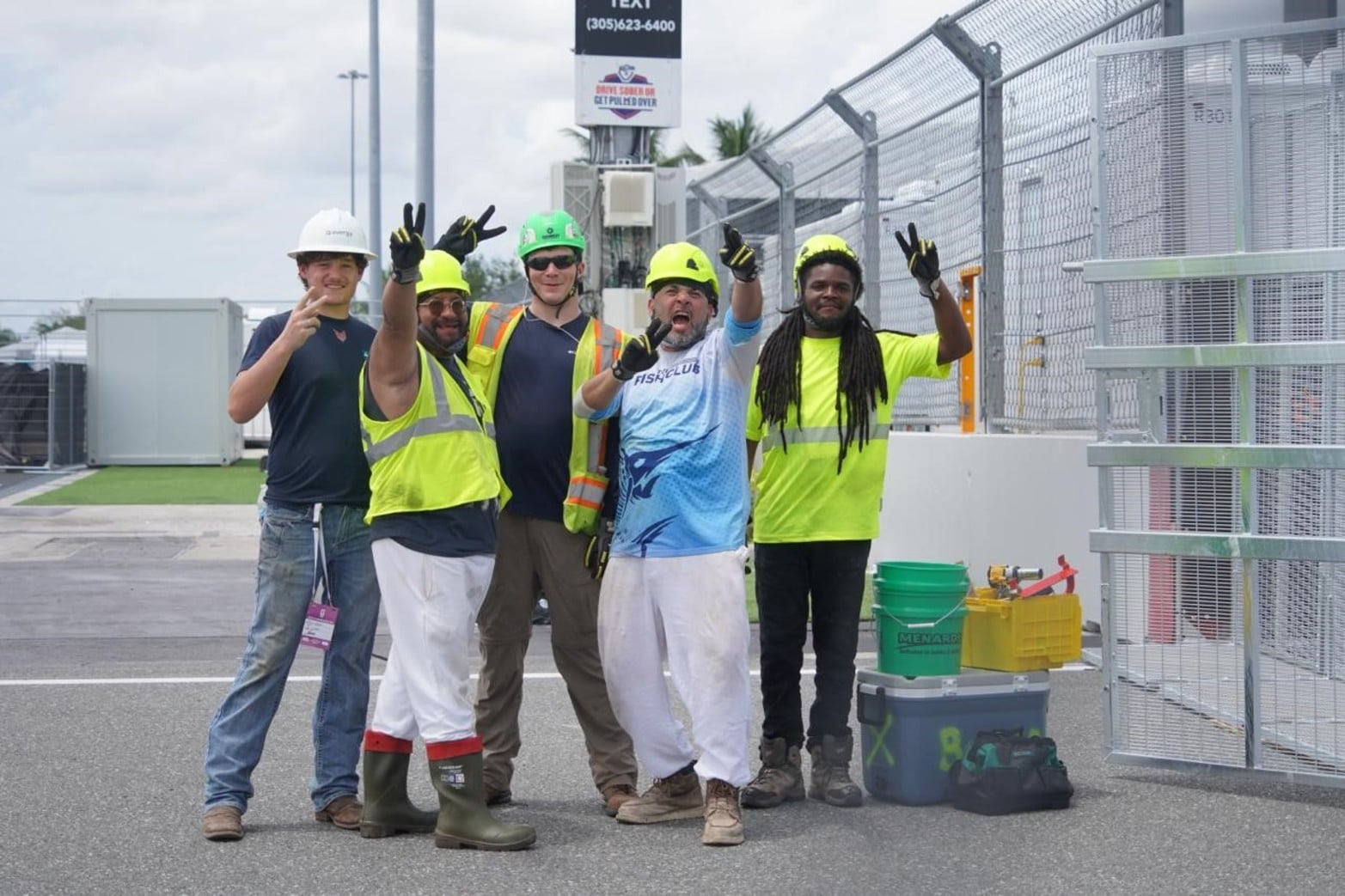Los operarios del Hard Rock Stadium de Miami.