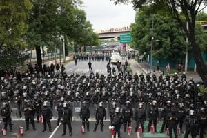 Se anuncia un fuerte operativo de seguridad para el partido inaugural en el Azteca. Foto: Gentileza.