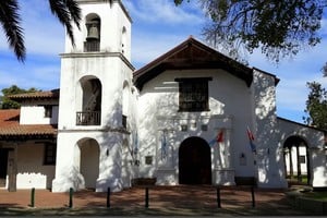 Imagen de archivo del Convento de San Francisco -sin el enrejado de seguridad colocado en 2017- en cuya escuelita estudiaron los niños santafesinos de finales del siglo XVIII y principios del XIX, entre ellos Estanislao López y quienes serían sus colaboradores en el gobierno de la provincia.