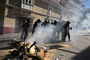 Enfrentamientos entre la policía y manifestantes. Foto: Reuters.