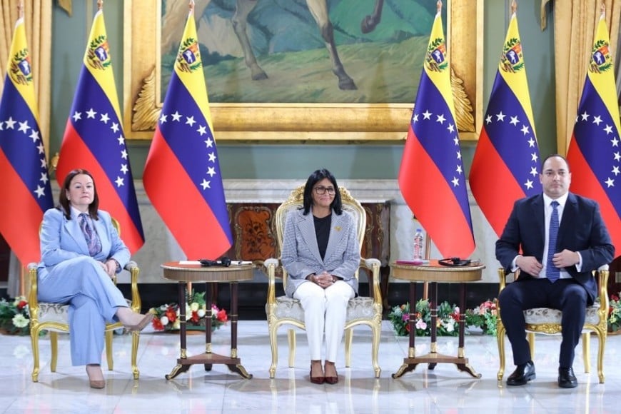 Delcy Rodríguez encabezó la firma del convenio. Foto: @PDVSA