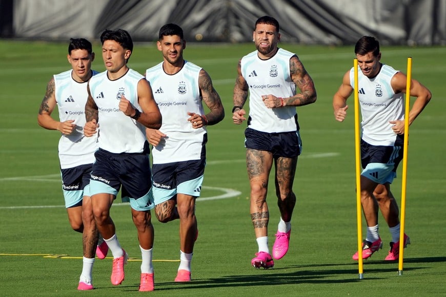 Soccer Football - FIFA World Cup 2026 - Argentina Training - Sporting KC Training Centre, Kansas City, Kansas, U.S. - June 11, 2026
Argentina's Cristian Romero and Nicolas Otamendi with teammates during training IMAGN IMAGES via Reuters/Denny Medley