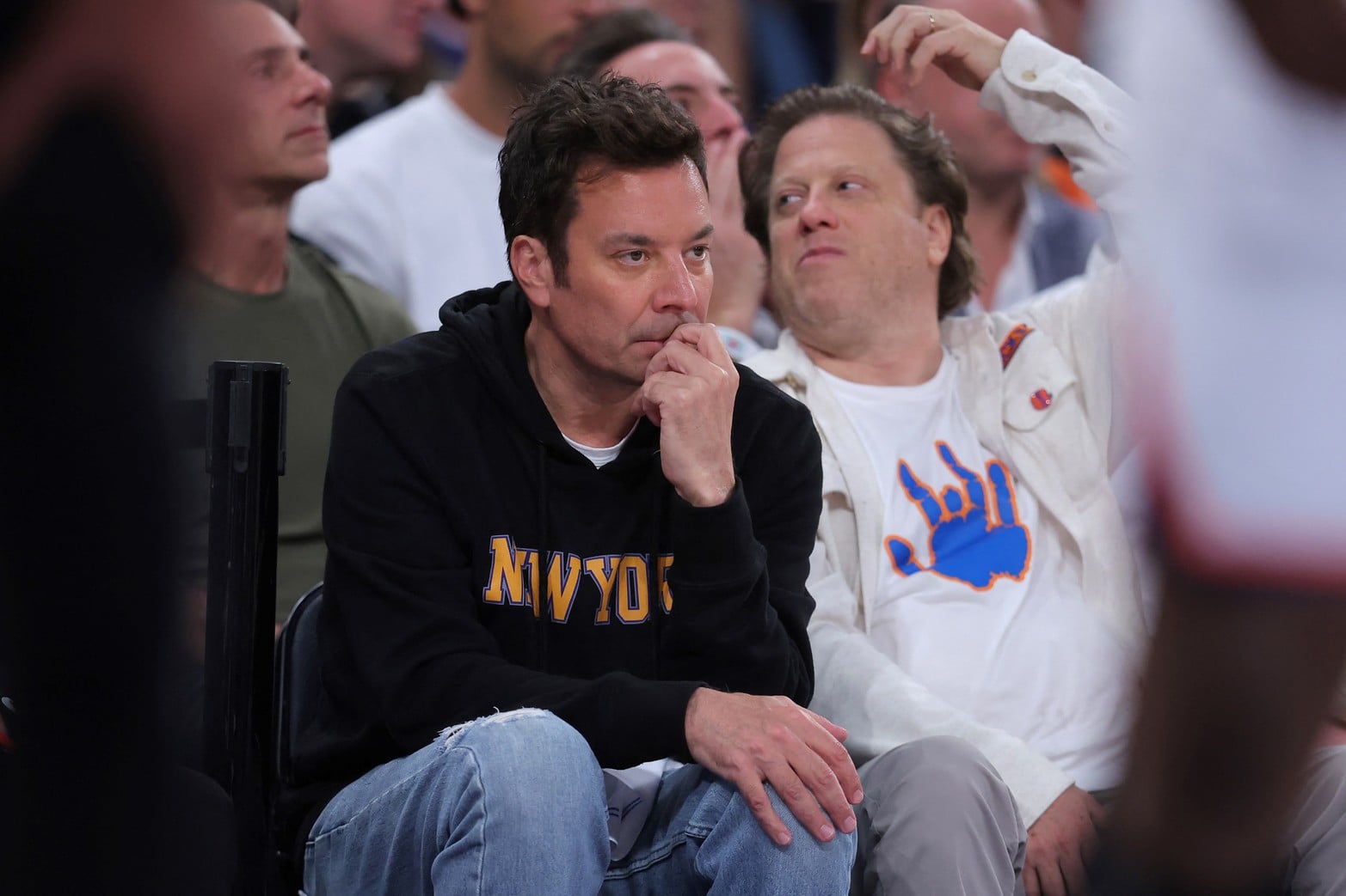 Jimmy Fallon looks estuvo presente en el partido.