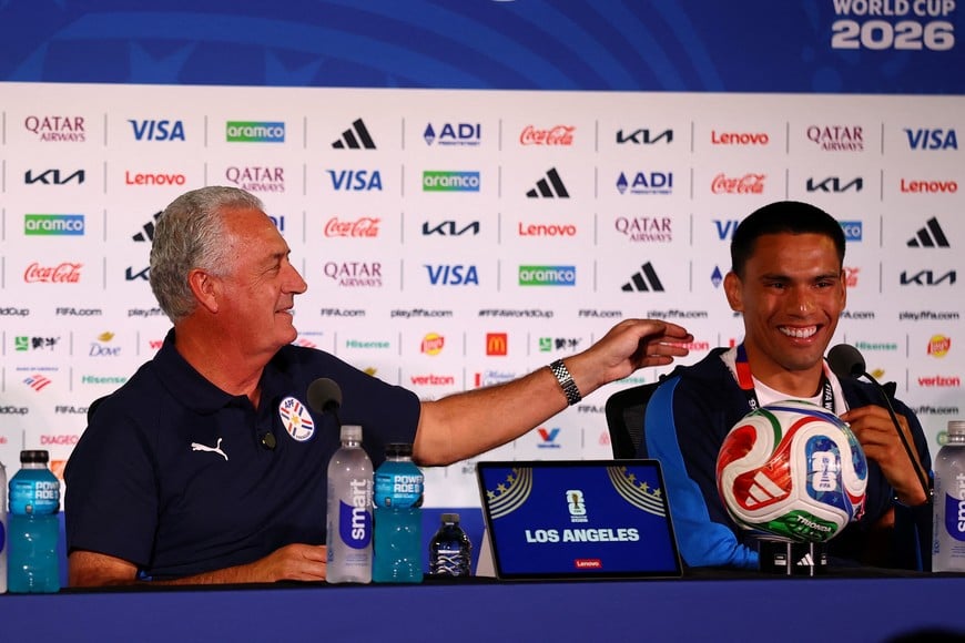 Soccer Football - FIFA World Cup 2026 - Paraguay Press Conference - Los Angeles Stadium, Inglewood, California, U.S. - June 11, 2026
Paraguay coach Gustavo Alfaro and Diego Gomez during the press conference REUTERS/Matthew Childs