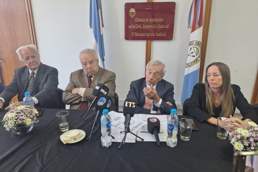 Spuler, Gutiérrez, Zabalza y Falistocco, cuatro de los firmantes por el rechazo a la pretensión de la provincia de pasar el tema previsional al ámbito federal. Foto: El Litoral