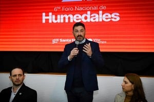 El l ministro señaló que “ambiente y producción son dos caras de una misma moneda, ya que para cuidar el ambiente hay que contemplar la producción; de lo contrario, nuestro trabajo será en vano”.