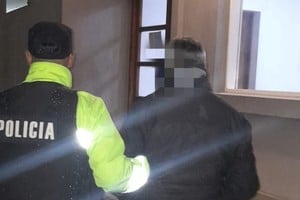 Detenido con arma y vehículo sin documentación en Rufino. Foto: Gentileza