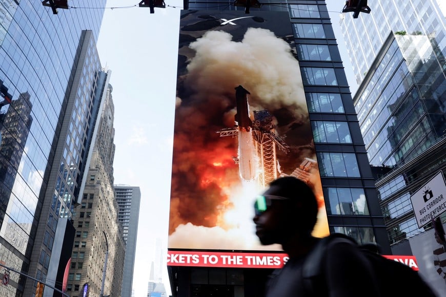 A sign displays outside Nasdaq on the day of SpaceX's initial public offering (IPO) in New York City, U.S., June 12, 2026. REUTERS/Jeenah Moon