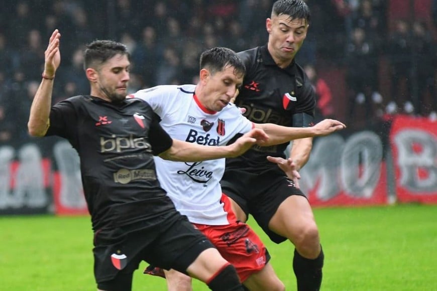 Colón vuelve a jugar el próximo sábado en Resistencia. Foto: Prensa Colón.