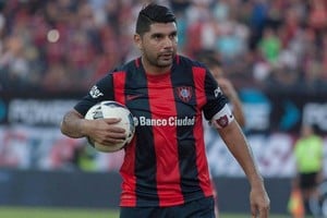La fiscal acusó al ex futbolista por los delitos de “lesiones leves agravadas y daño en contexto de violencia de género”.