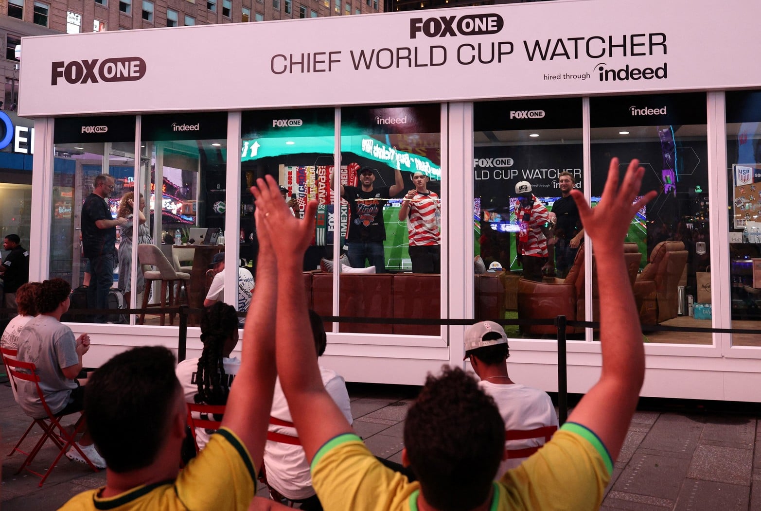 Verde, amarillo y Mundial: las postales de la fiesta brasileña en Times Square