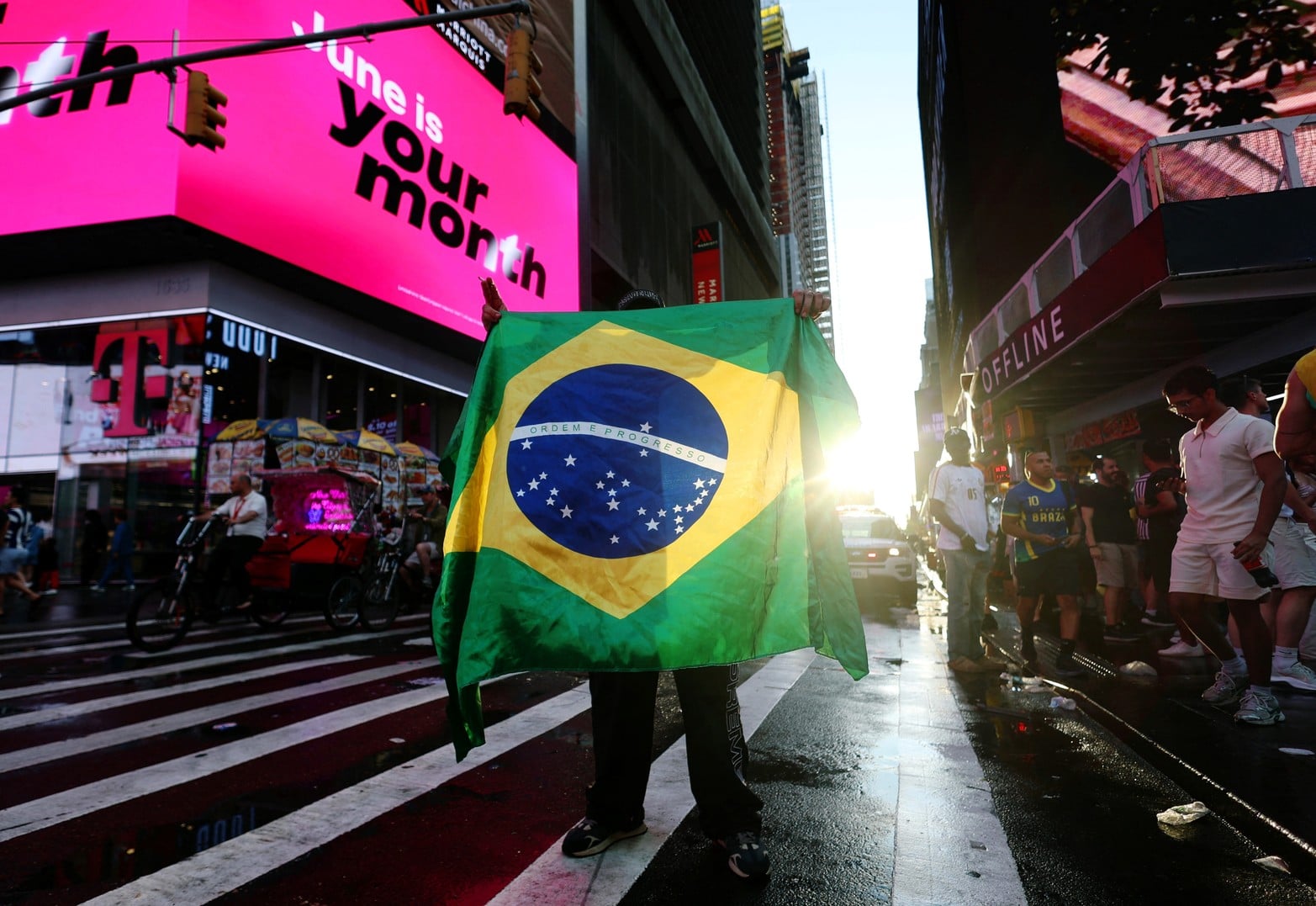 Verde, amarillo y Mundial: las postales de la fiesta brasileña en Times Square