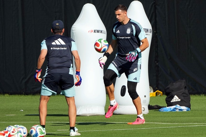Soccer Football - FIFA World Cup 2026 - Argentina Training - Sporting KC Training Centre, Kansas City, Kansas, U.S. - June 11, 2026
Argentina's Emiliano Martinez during training IMAGN IMAGES via Reuters/Denny Medley