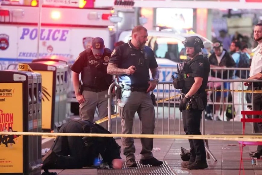 La fiesta quedó empañada por incidentes violentos, daños a vehículos Créditos: Christopher Sadowski