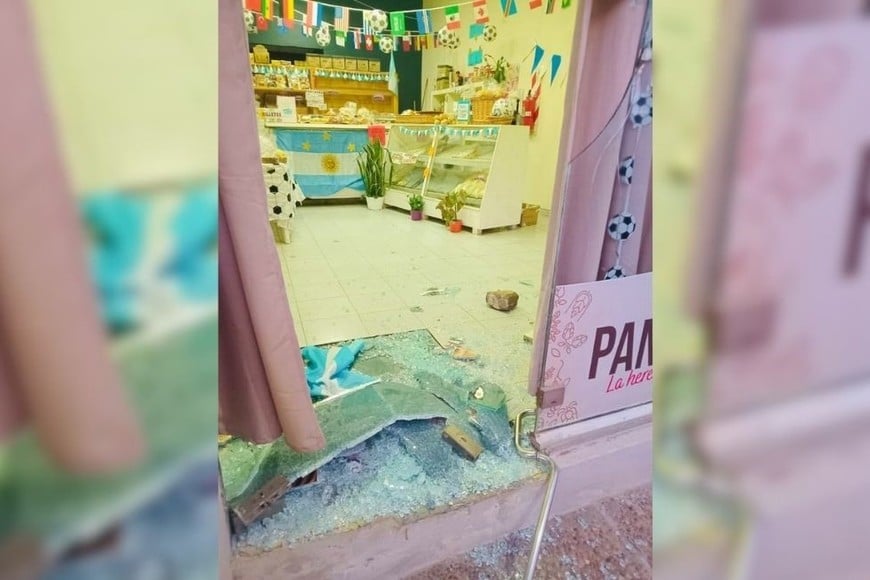 Robo y destrozos en una panadería céntrica de San José del Rincón. Foto: Gentileza