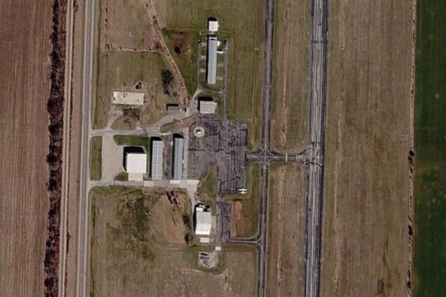El accidente ocurrió cerca del Aeropuerto Butler Memorial, a unos 95 kilómetros al sur de Kansas City.