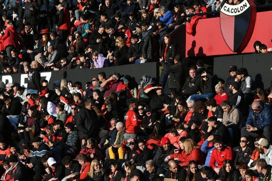 Colón y su gente, un clásico. Foto: Manuel Fabatía