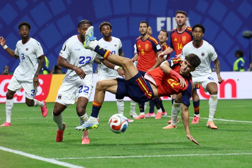 Soccer Football - FIFA World Cup 2026 - Group H - Spain v Cape Verde - Atlanta Stadium, Atlanta, Georgia, U.S. - June 15, 2026
Spain's Pau Cubarsi misses a chance to score REUTERS/Siphiwe Sibeko