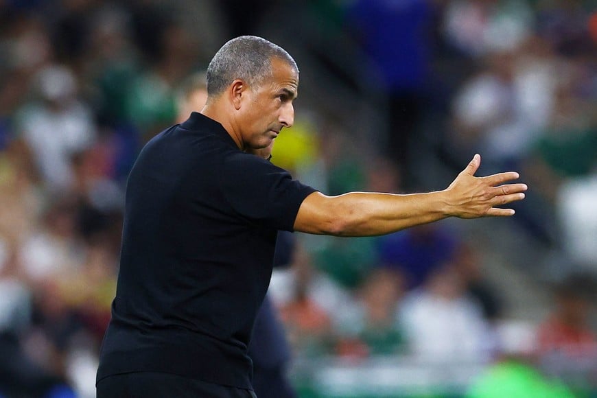 Soccer Football - FIFA World Cup 2026 - Group F - Sweden v Tunisia - Estadio Monterrey, Monterrey, Mexico - June 14, 2026
Tunisia coach Sabri Lamouchi reacts REUTERS/Daniel Becerril