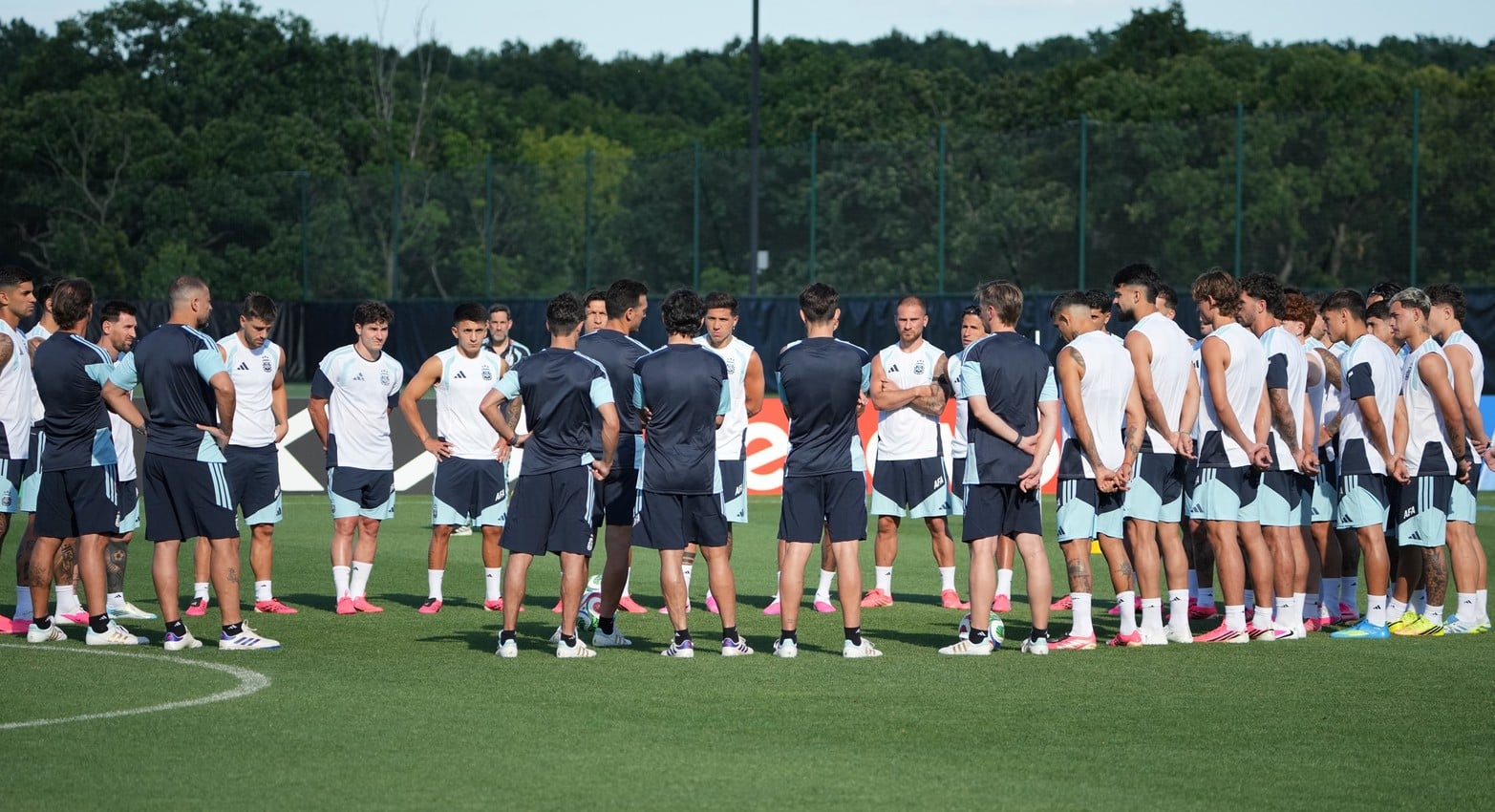 La Selección ultima detalles de cara al debut con Argelia
