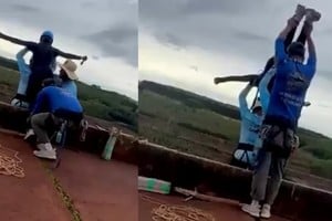 Aseguró que la joven aún estaba viva cuando la asistieron.