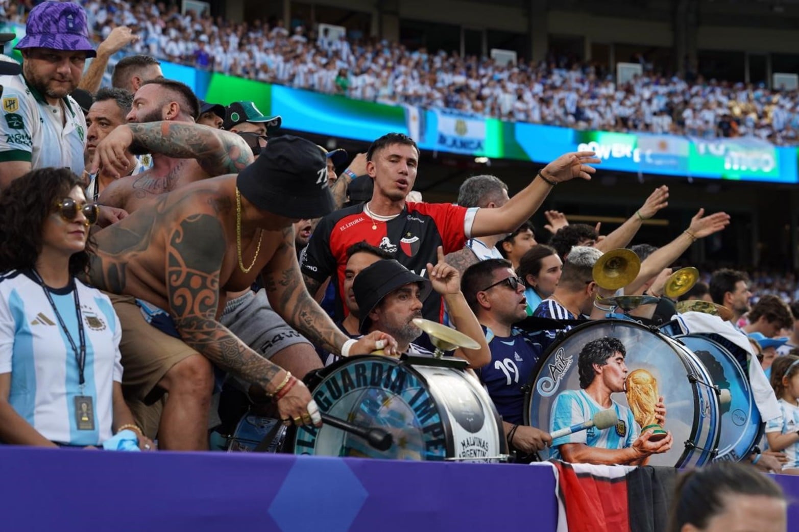 Las fotos de El Litoral en una noche histórica:  Argentina le ganó 3-0 a Argelia