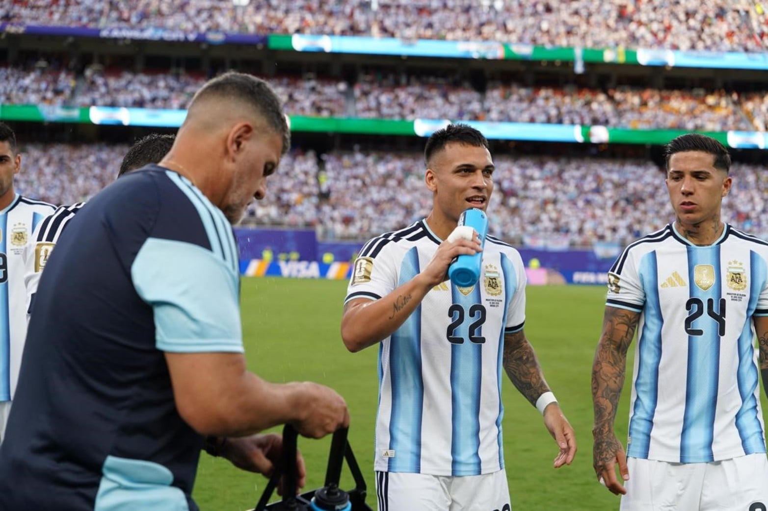 Las fotos de El Litoral en una noche histórica:  Argentina le ganó 3-0 a Argelia