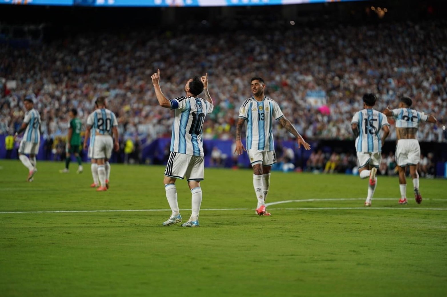 Las fotos de El Litoral en una noche histórica:  Argentina le ganó 3-0 a Argelia