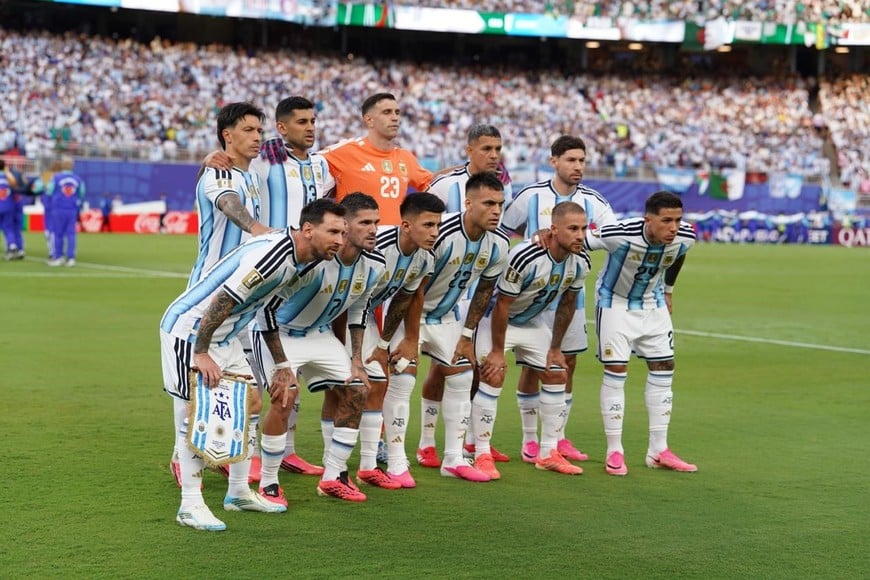 Las fotos de El Litoral en una noche histórica:  Argentina le ganó 3-0 a Argelia
