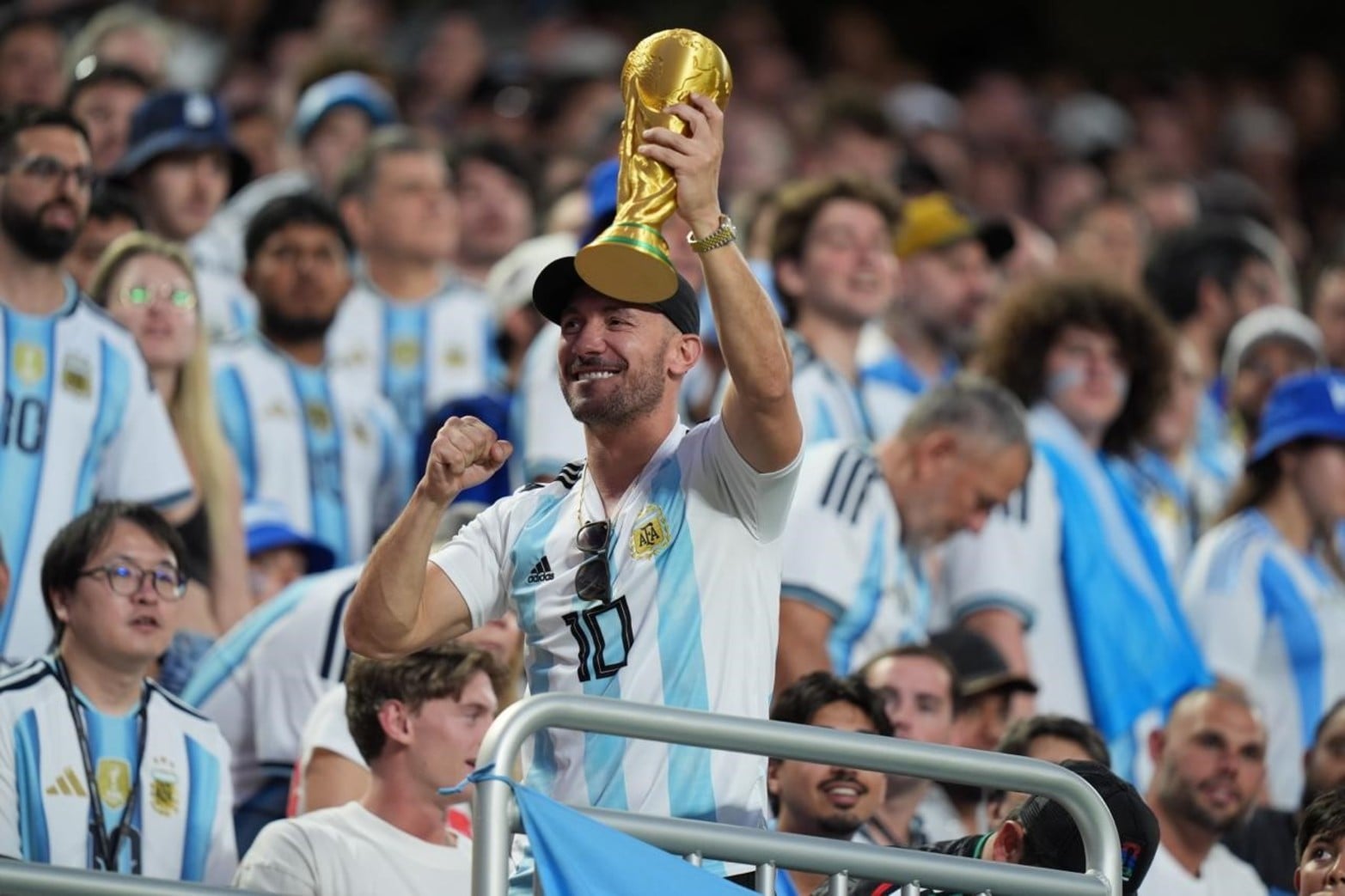 Las fotos de El Litoral en una noche histórica:  Argentina le ganó 3-0 a Argelia