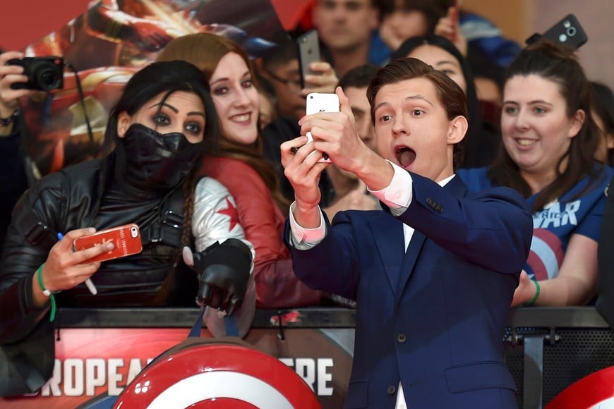 Actor Tom Holland arrives at the European premiere of "Captain America, Civil War" at a shopping centre in east London, Britain April 26, 2016. REUTERS/Toby Melville inglaterra londres Tom Holland estreno pelicula capitan america guerra civil cine estrenos