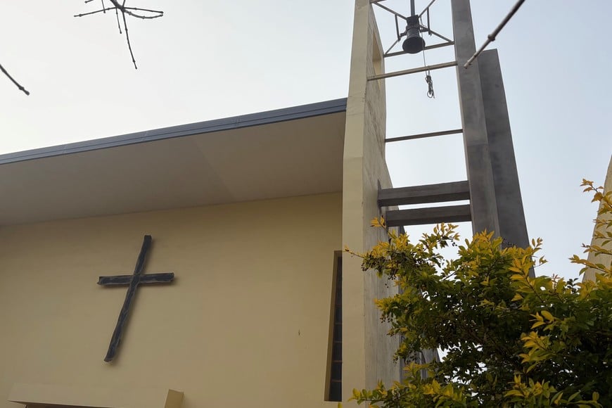 Con fondos provinciales, Matilde restauró el campanario de su capilla