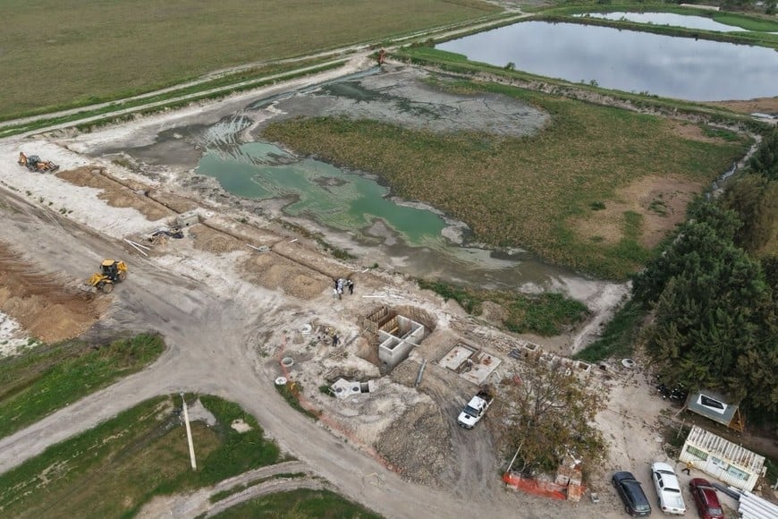 De acuerdo con la información técnica difundida por las autoridades provinciales, la obra registra un avance cercano al 40 %.