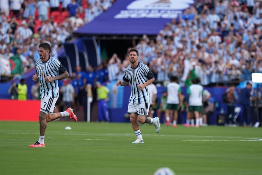 Las fotos de El Litoral en una noche histórica: Argentina le ganó 3-0 a Argelia. Foto: Fernando Nicola